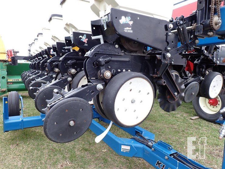 2012-kinze-3500-image-4