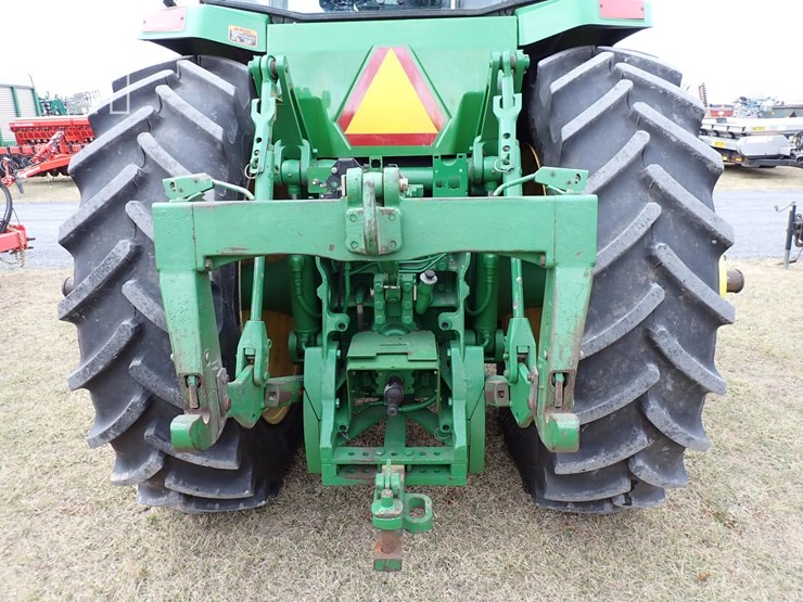 john-deere-8200-image-10