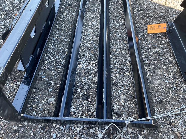 #3038-•-mini-skid-steer-land-plane-image-4