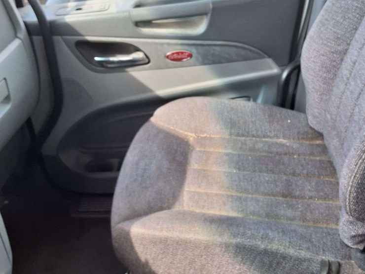 2016-peterbilt-579-image-24