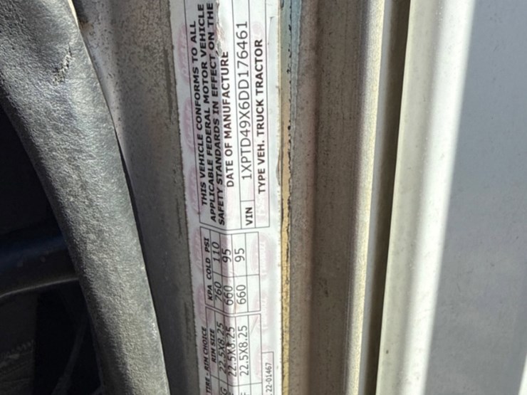 2013-peterbilt-367-image-1