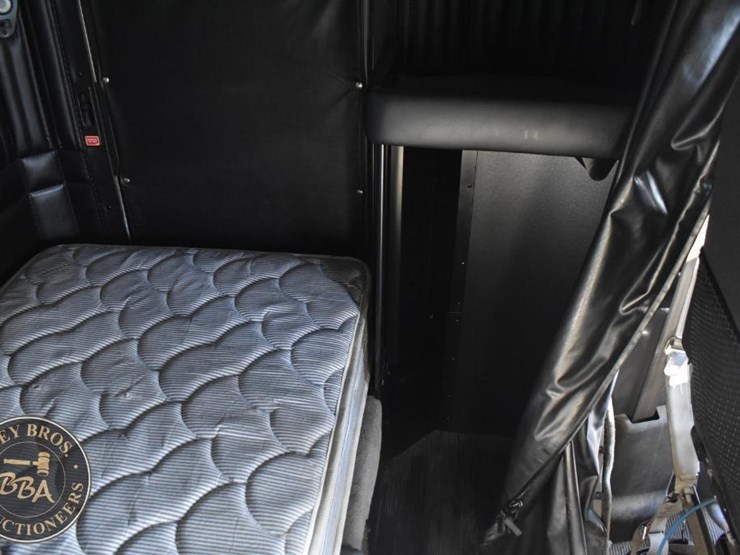 2012-kenworth-t660-image-43