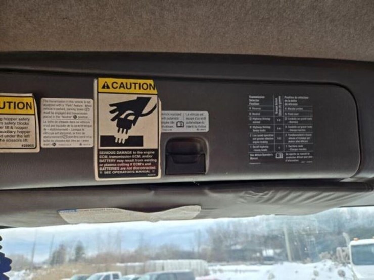 2009-gmc-t7500-image-33