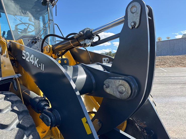 2018-deere-524k-image-10