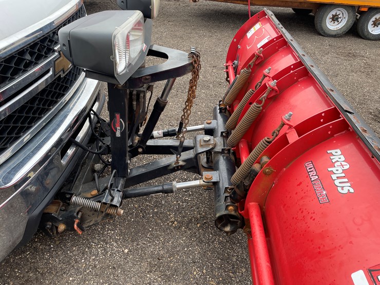 2012-chevrolet-2500hd-image-12