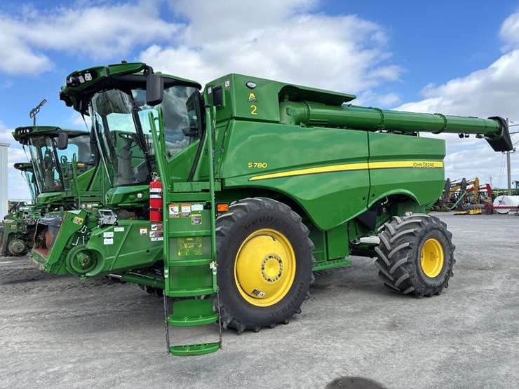 2023-john-deere-s780-image-2
