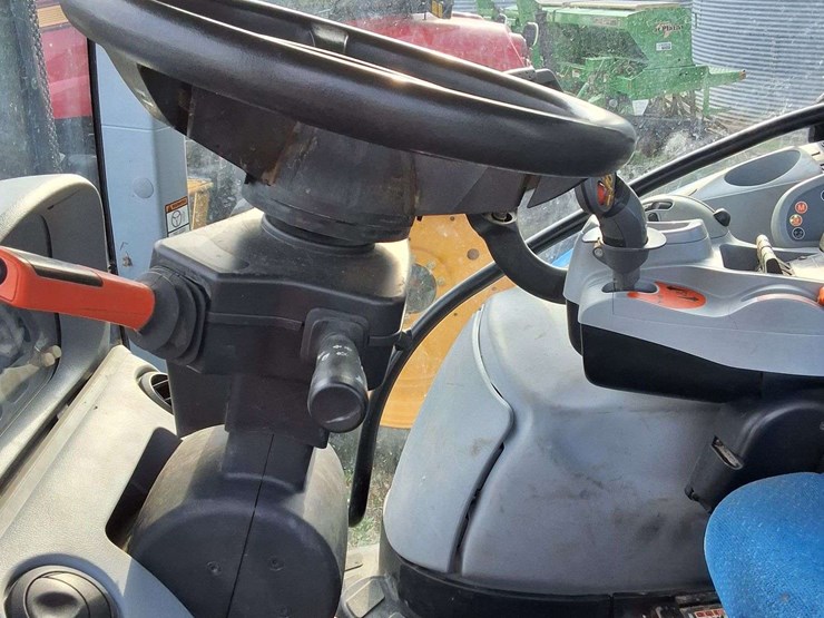 2010-new-holland-t7050-image-19