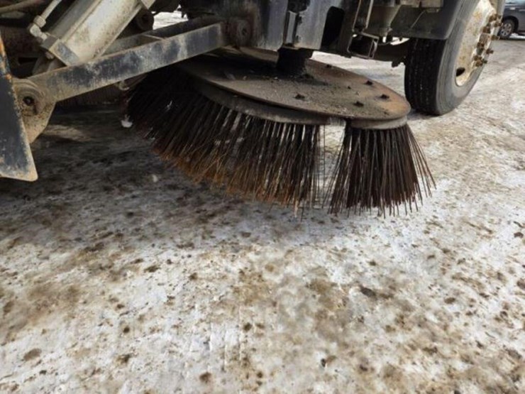 2009-gmc-t7500-image-18