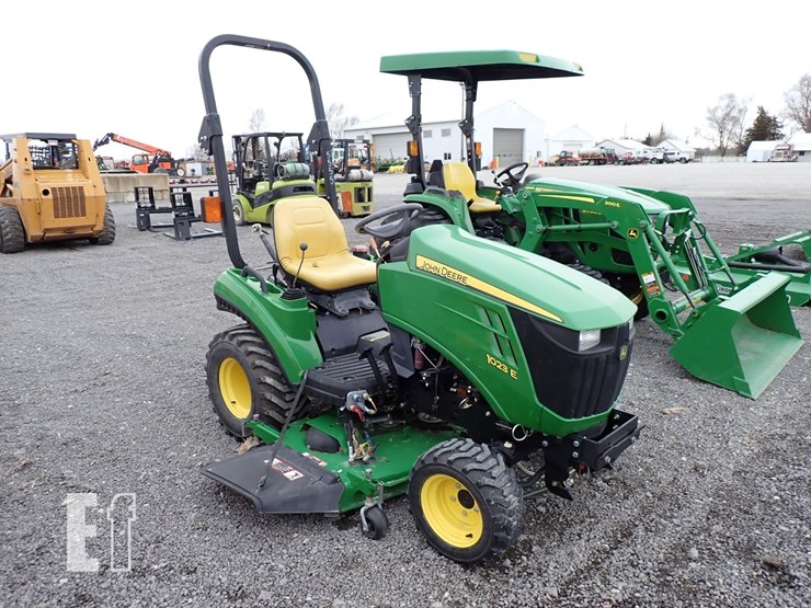 2017-john-deere-1023e-image-1