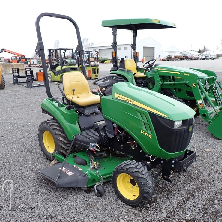 2017 JOHN DEERE 1023E