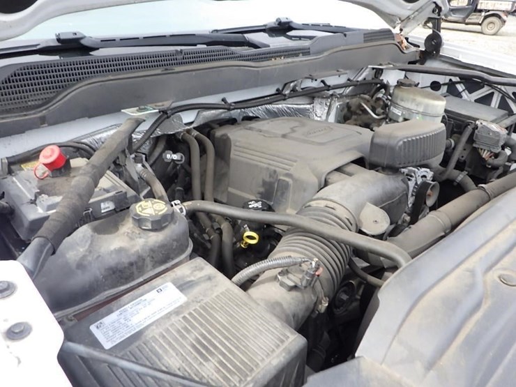 2017-chevrolet-2500-image-13