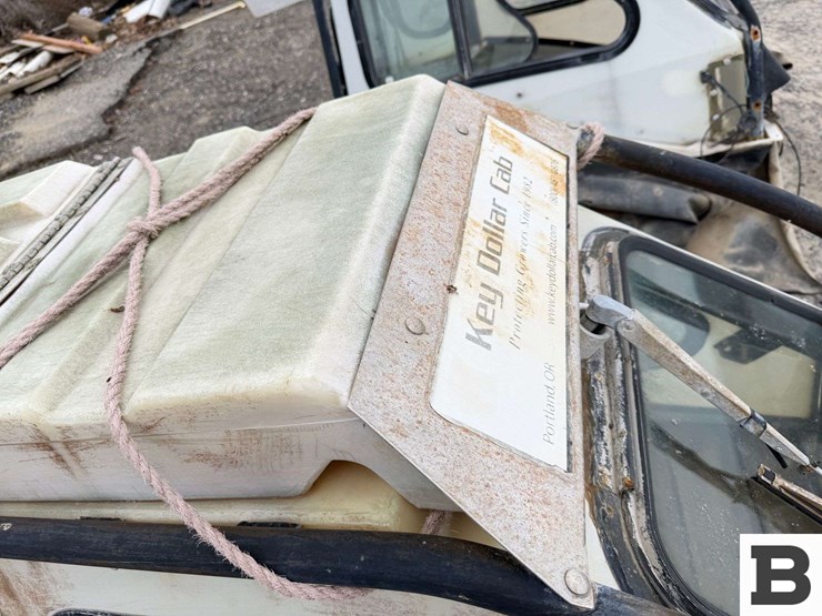 key-dollar-cab-orchard-tractor-cab-image-13