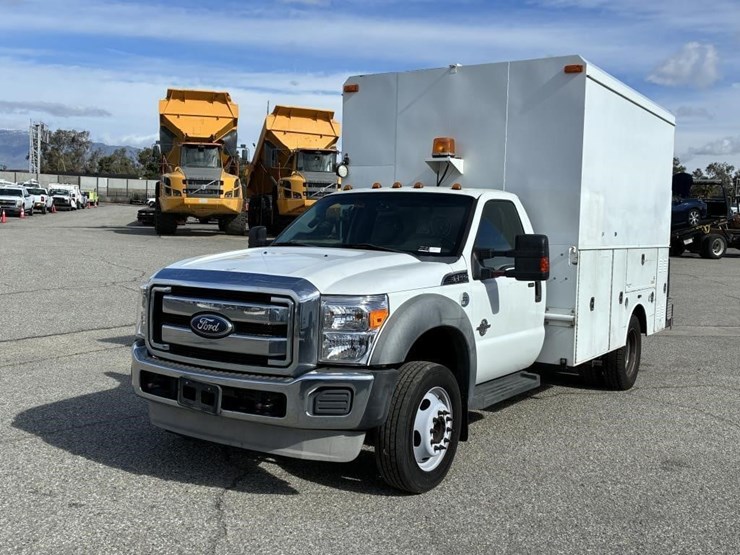 2011-ford-f550-image-1