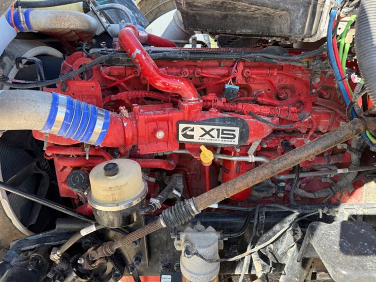 2018-peterbilt-567-image-7