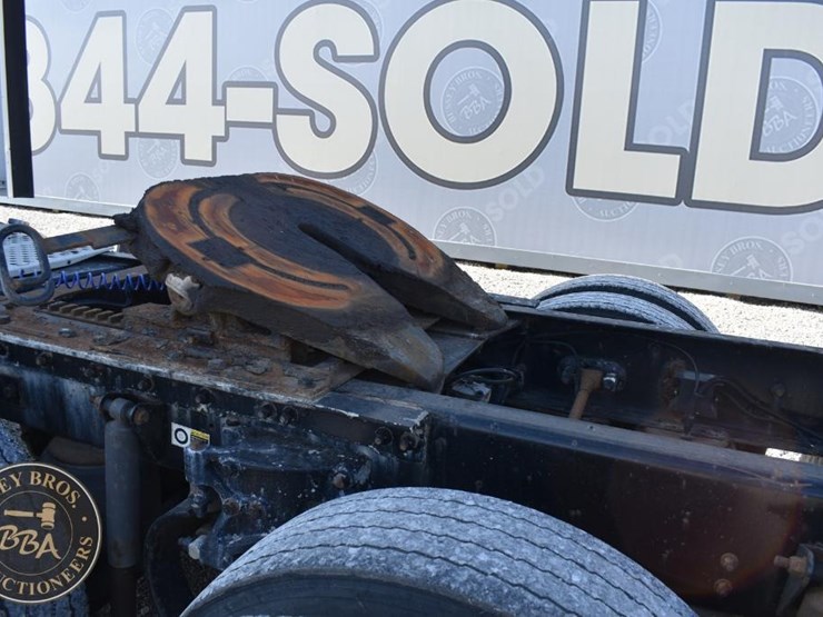 2012-kenworth-t660-image-26