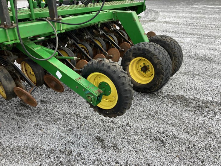 john-deere-750-image-11