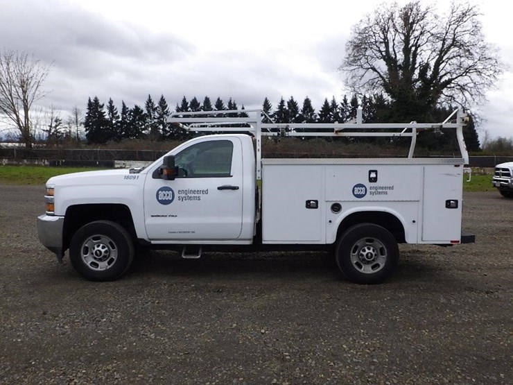 2017-chevrolet-2500-image-8