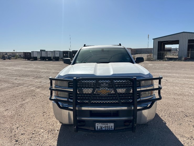 2018-chevrolet-silverado-2500hd-image-2