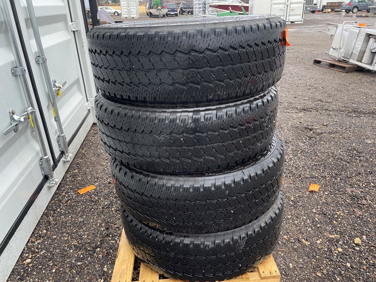#3102-•-(4)-bridgestone-dueler-truck-tires-image-2