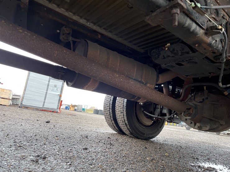 2014-ford-f550-xl-image-33