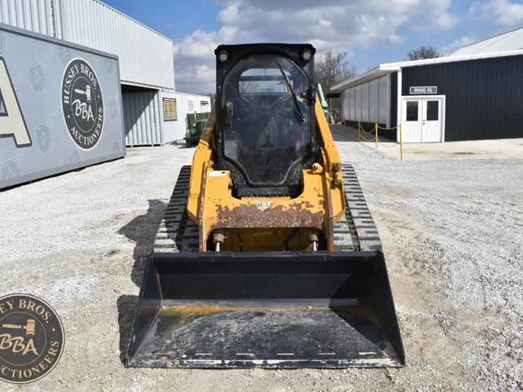 2020-caterpillar-299d3-image-24