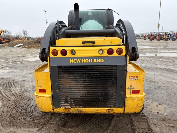 2019-new-holland-c237-image-6