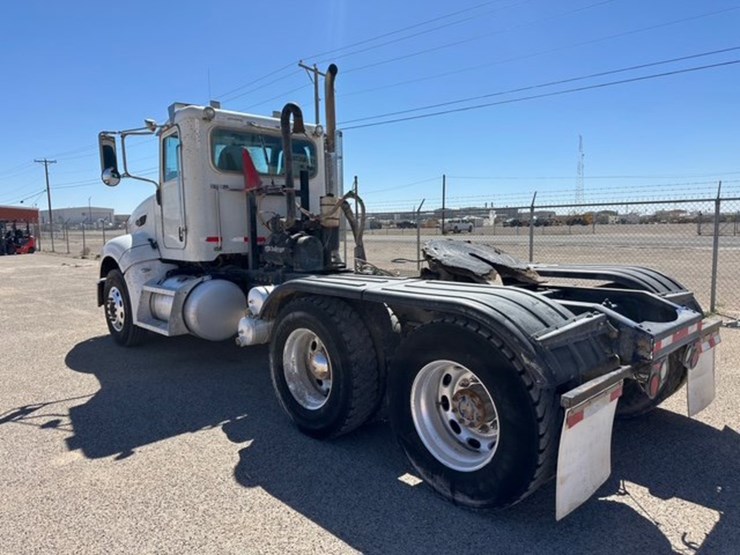 2012-peterbilt-386-image-9