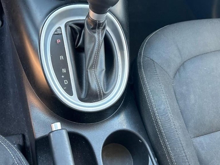 2019-kia-soul-4dr-hatchback-image-10