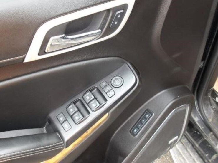 2016-gmc-yukon-denali-image-13