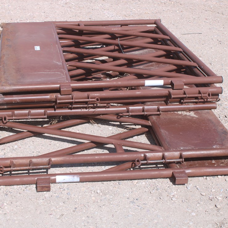 #2095 • Assorted Hi-Qual Feeder Panels