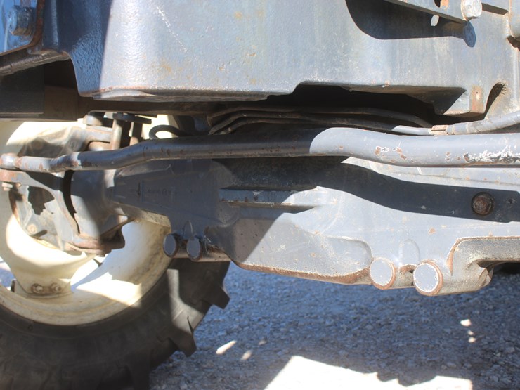 new-holland-tm125-image-23