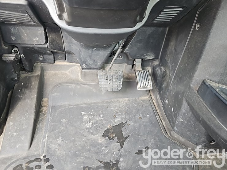 2020-mack-mack-anthem-t64-6x4-truck-tractor,-day-cab,-mp-7-425hp-diesel-engine,-automatic-m-drive-transmission-image-42