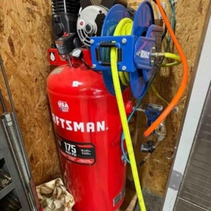 CRAFTSMAN 60 GAL AIR COMPRESSOR