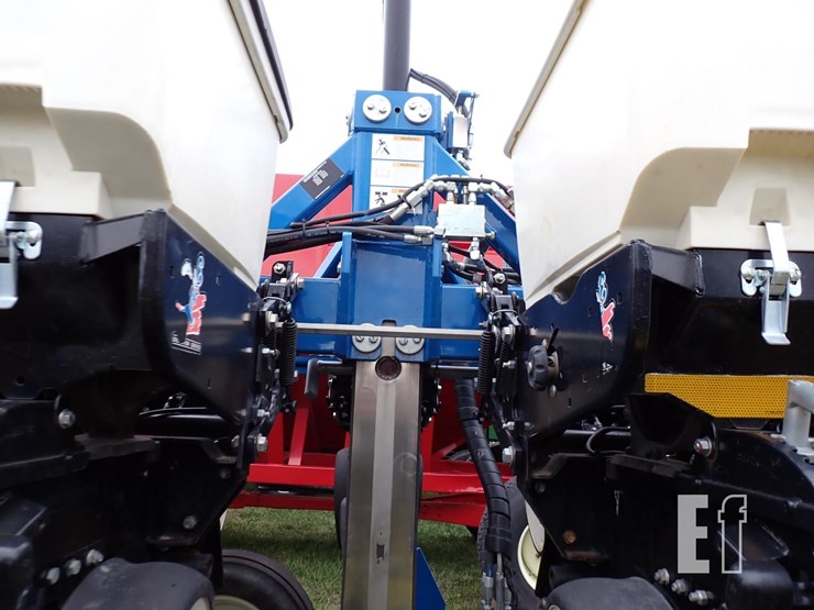 2012-kinze-3500-image-9