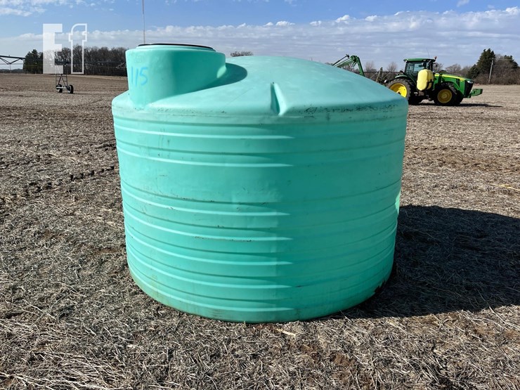 1500-gallon-poly-tank-image-1