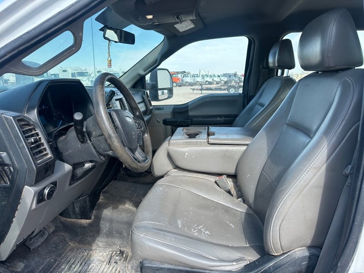 2018-ford-f350-image-8