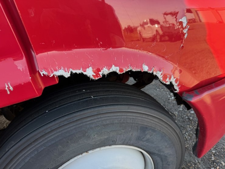 2013-freightliner-cascadia-113-image-15