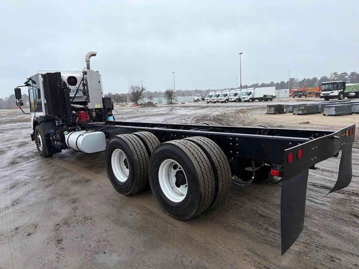 2025-dennis-eagle-proview-image-5