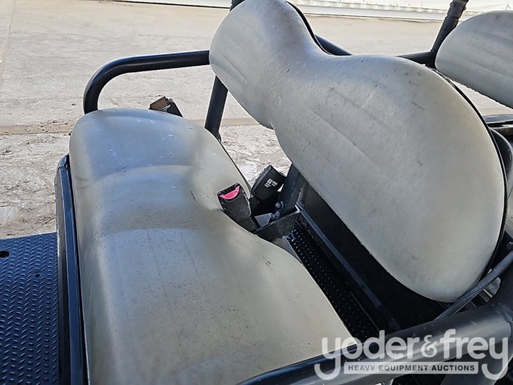 2019-club-car-carryall-1700d-image-23