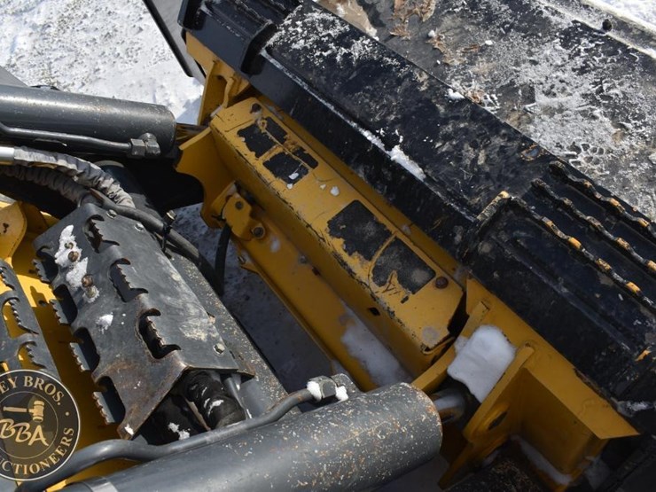 2020-deere-333g-image-27