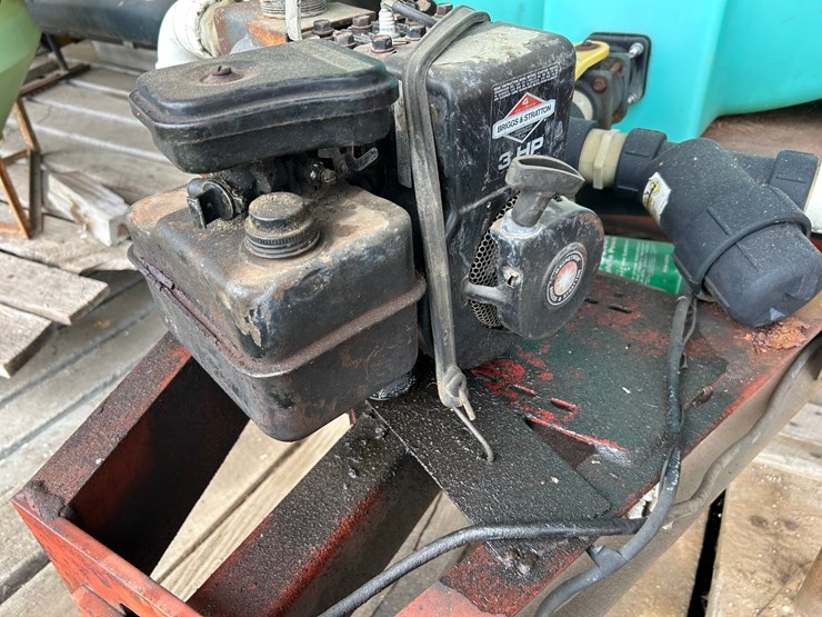 1000-gal-poly-tank-on-trailer-image-3