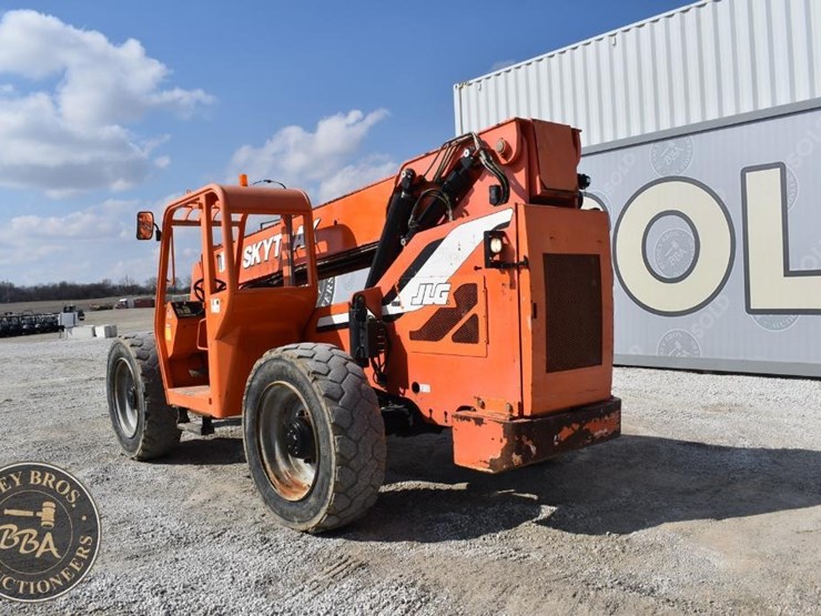 2015-sky-trak-8042-image-13