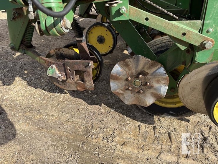 1993-john-deere-7200-image-9