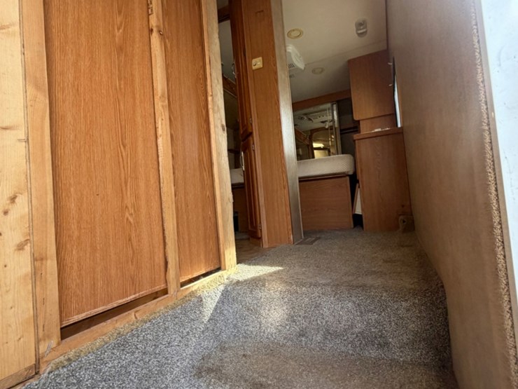 2008-forest-river-cardinal-30rk-5th-wheel-image-8