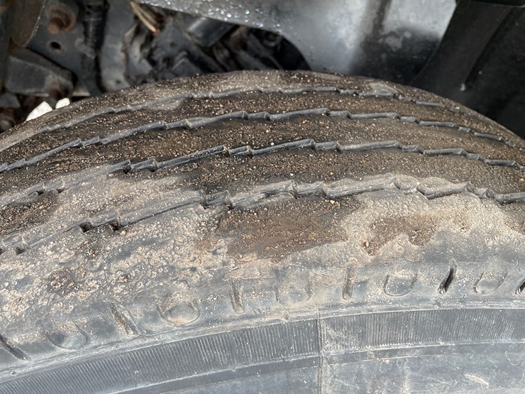 #2015-•-2009-chevy-c7500-single-axle-dump-truck-(has-wi-title)-image-11