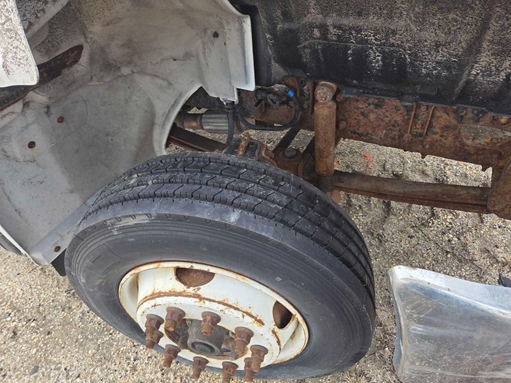 2016-hino-268-image-10