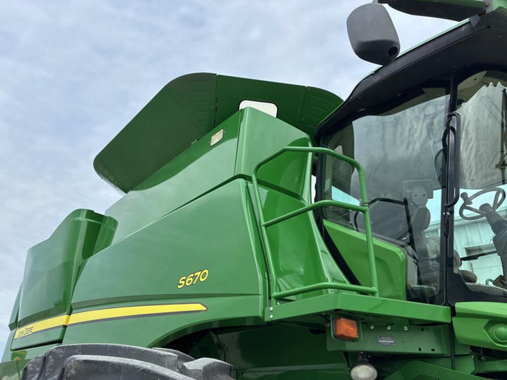 2014-john-deere-s670-image-12
