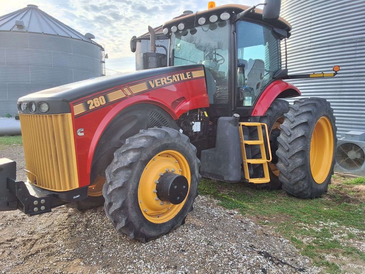 2017-versatile-260-image-18