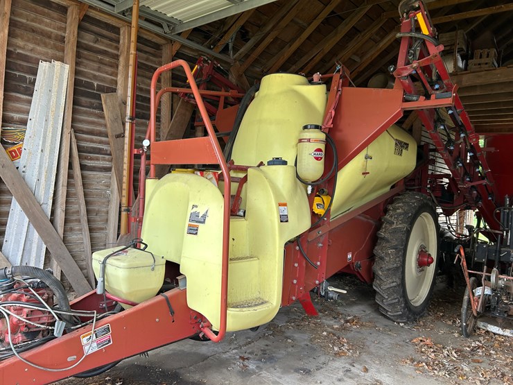 hardi-1100-gallon-sprayer-image-1