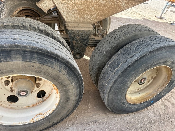 2014-axle-end-dump-image-6